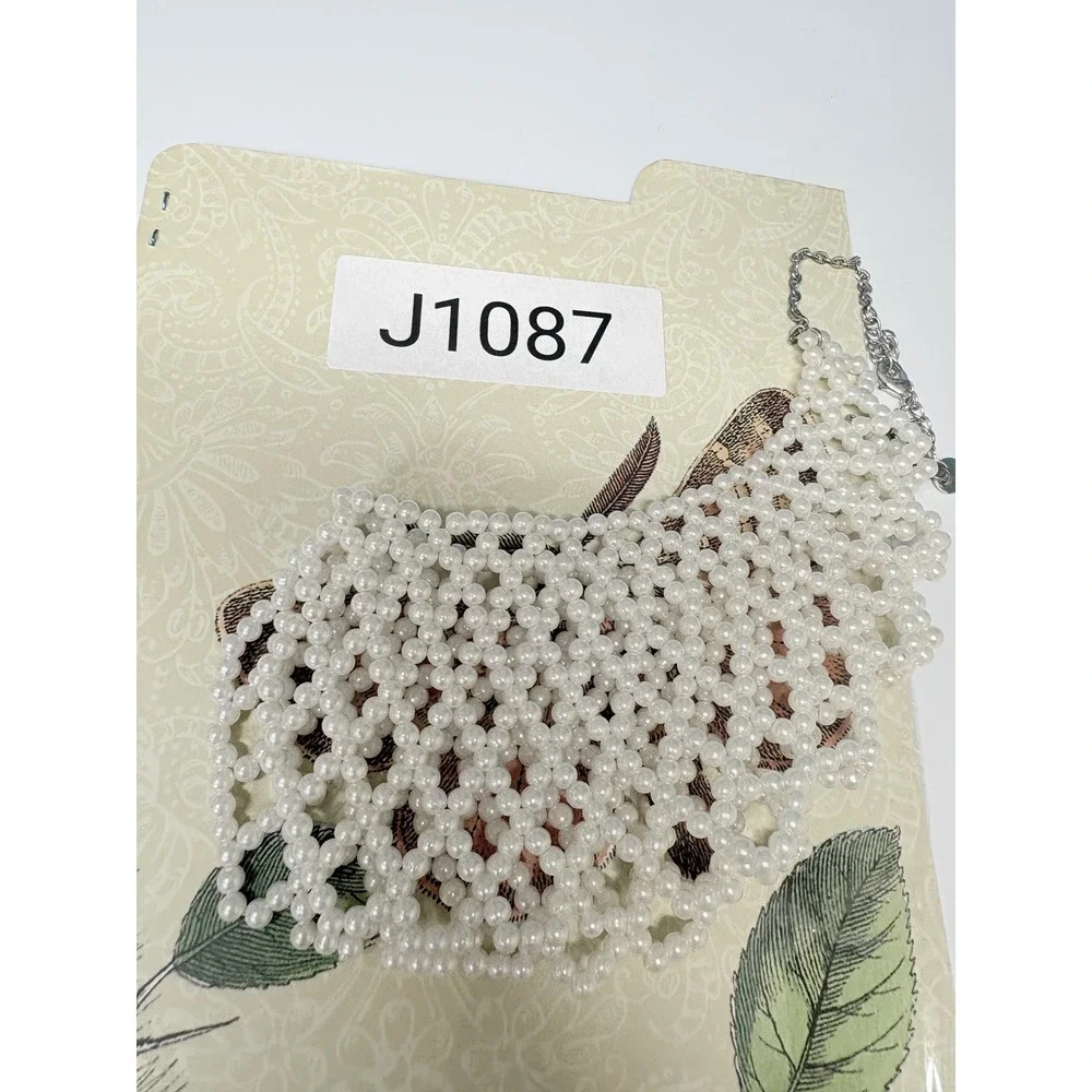 Claire's Faux Pearl Bib Necklace‎ White Woven Peter Pan Collar